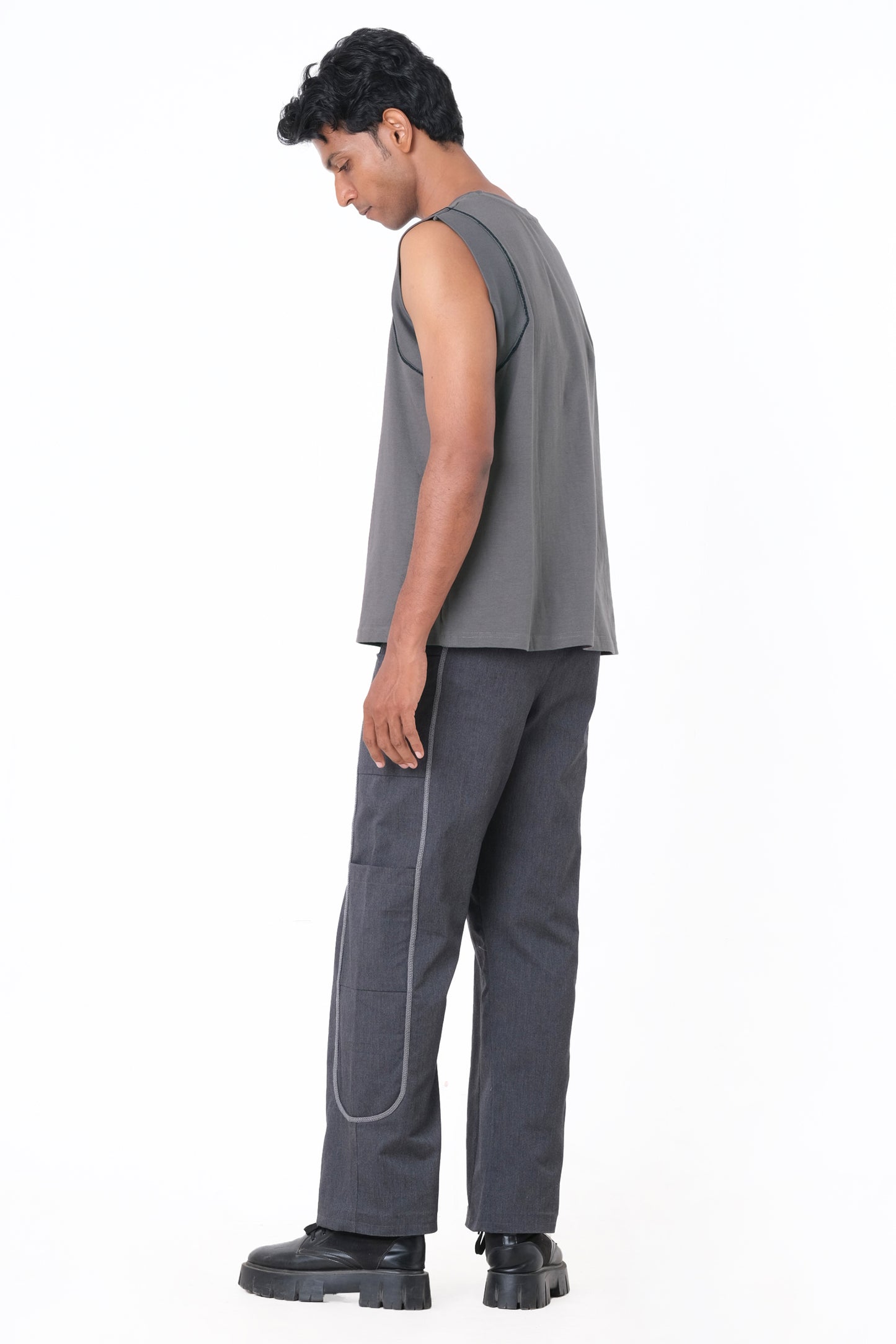 CRCLE SLEEVELESS TEE - SEA STONE GRAY