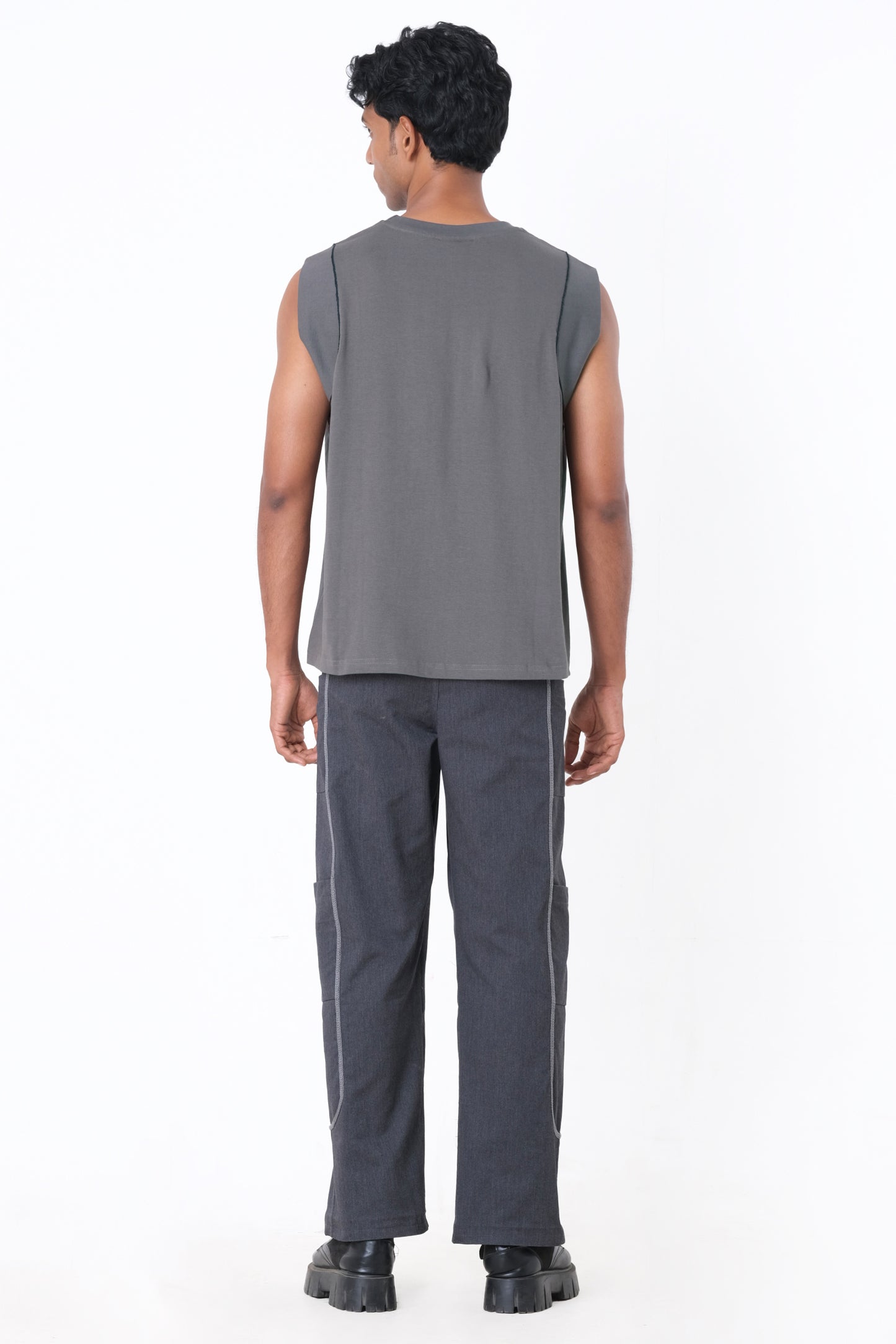 CRCLE SLEEVELESS TEE - SEA STONE GRAY
