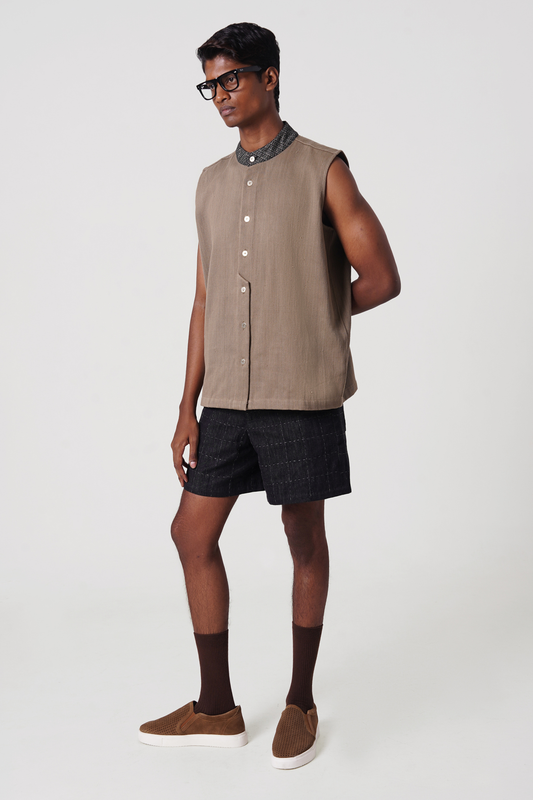 GRID EMBROIDERY SHORTS