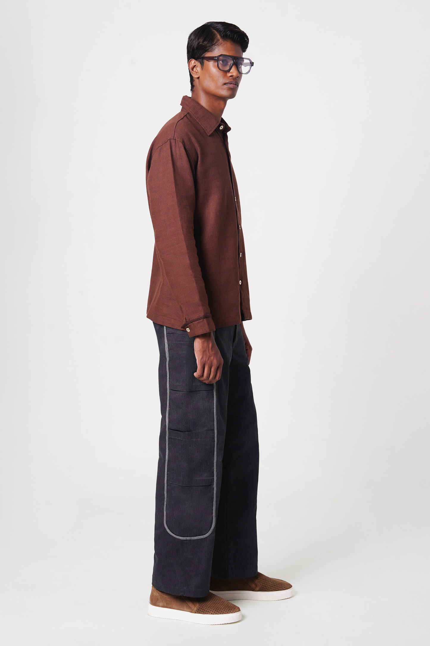 THE ESSENTIAL SHIRT (BROWN)