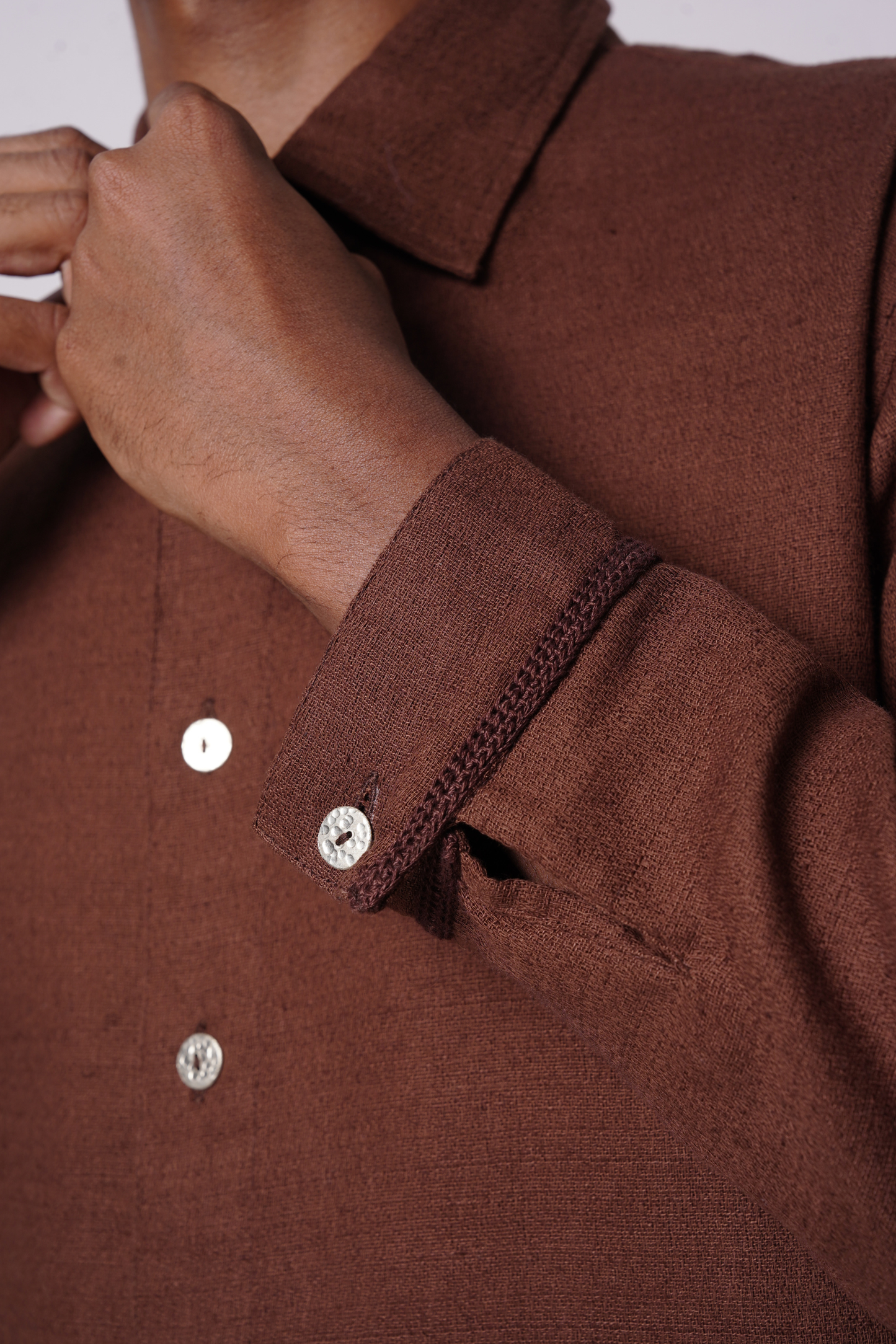 THE ESSENTIAL SHIRT (BROWN)
