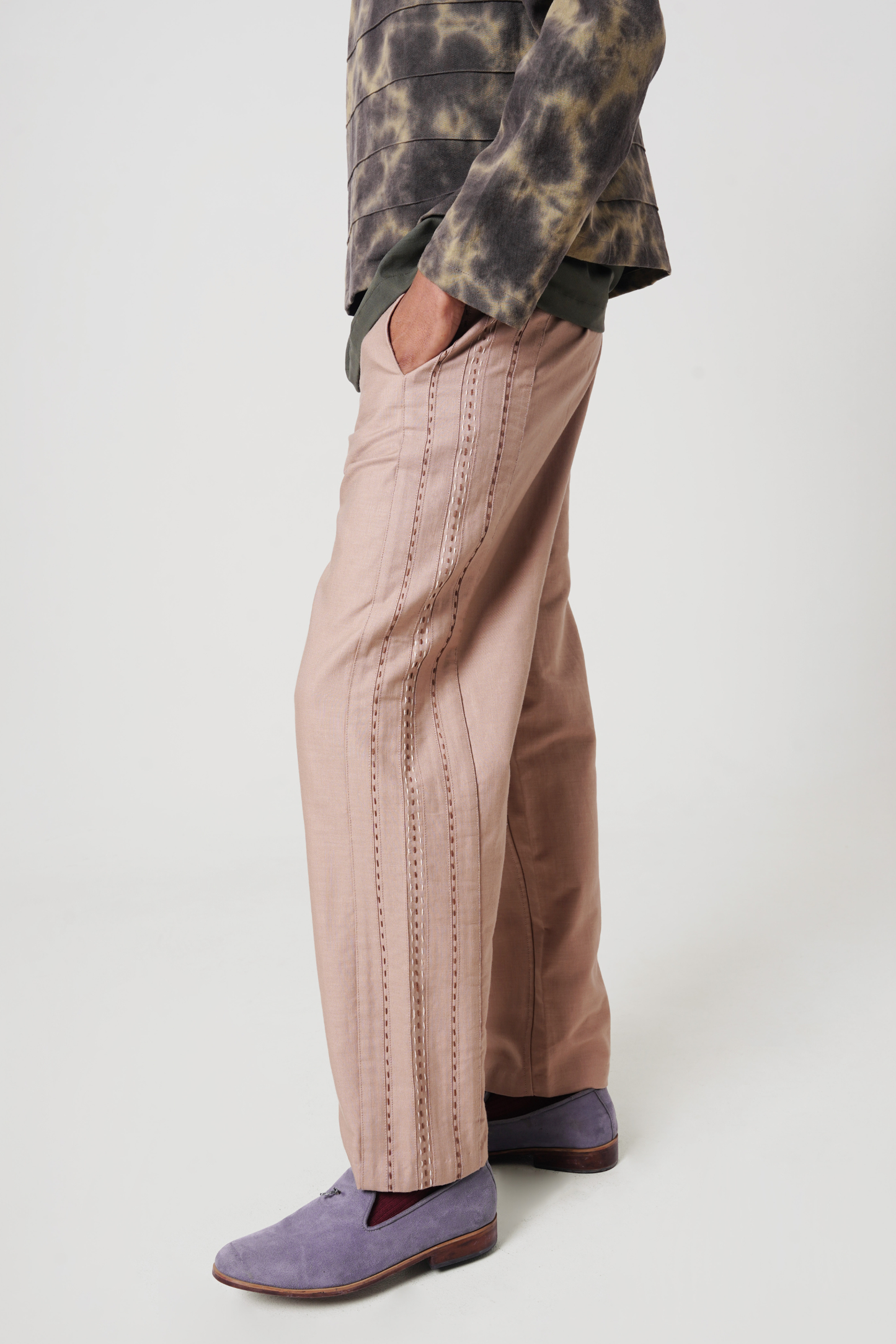 LINEAR KANTHA PANT