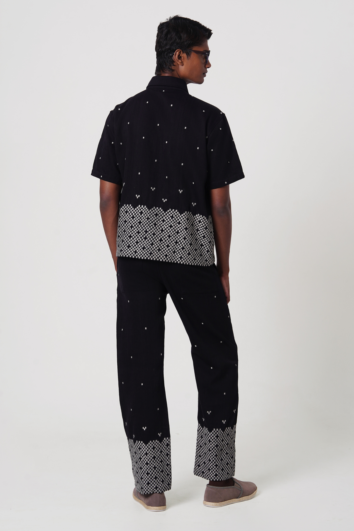 KOLAM SHIRT (BLACK)
